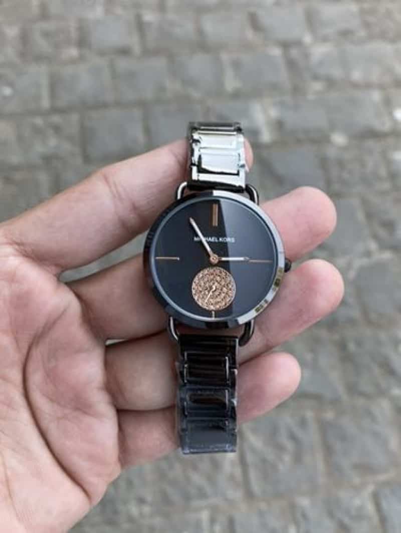 Mic-hAeL KORs Portia