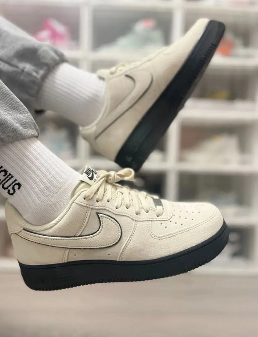 Nik ee Airforce 1 07 Lv low Light khaki Sneaker
