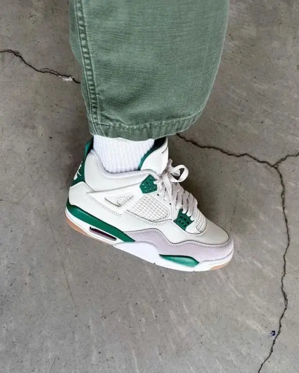 Air Jordan Retro 4 Pine Green