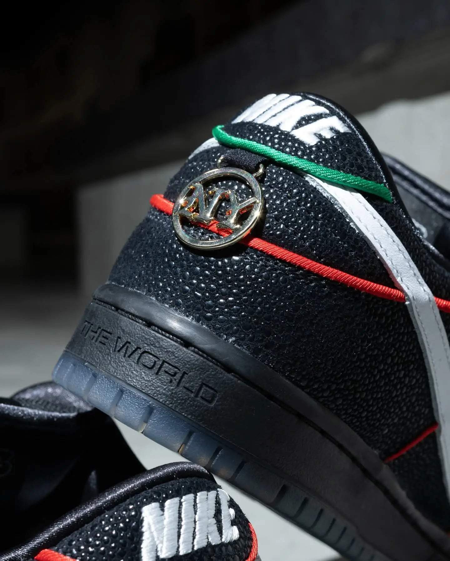 Nikee Sb Dunk X Bronx Skate 1133